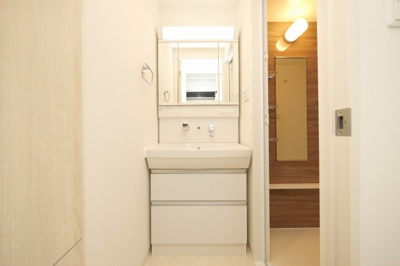 【独立洗面台】 | Dimora難波 | 独立洗面台で身支度をすべて済ませてしまいましょう