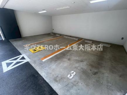エステムコート難波Ⅶビヨンドの駐車場
