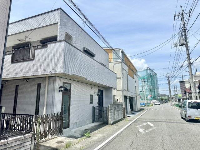 【中古戸建】前橋市日吉町の前面道路含む現地写真|■外観