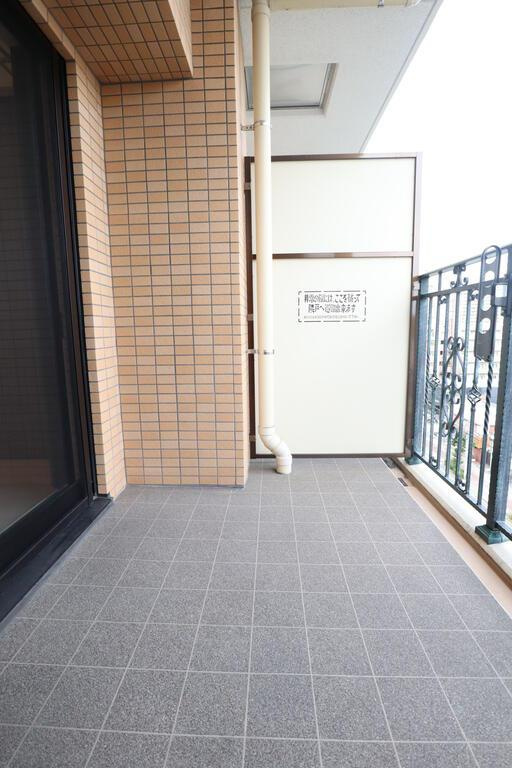 大阪市城東区今福東３丁目の賃貸マンションのバルコニー