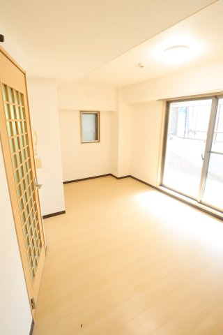 大阪市城東区今福西３丁目の賃貸マンションの居間・リビング