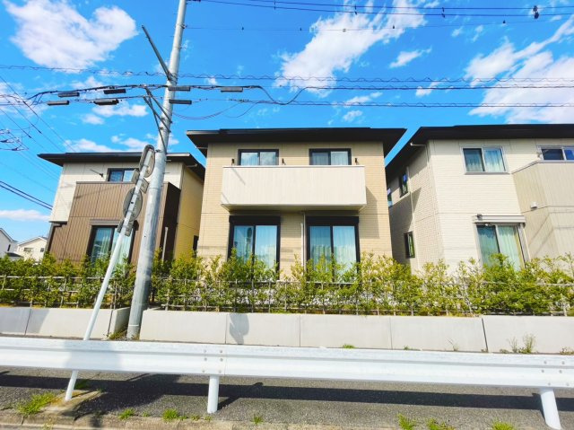 居住年数1年！築浅大和ハウスセキュレアシリーズの外観