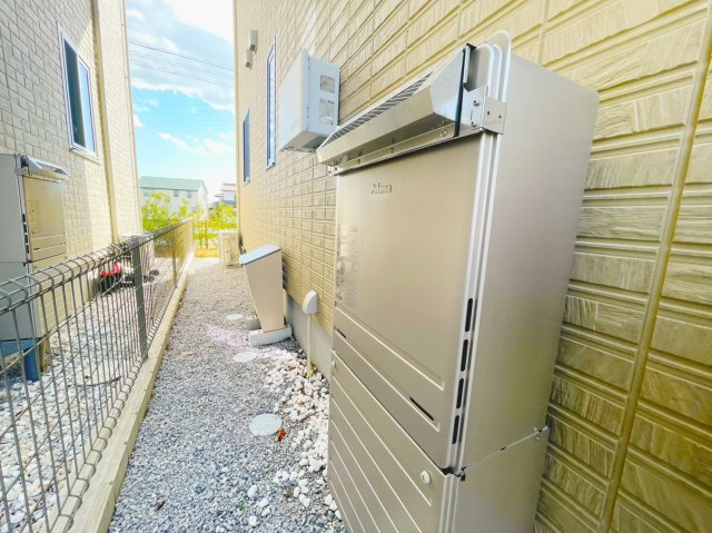 居住年数1年！築浅大和ハウスセキュレアシリーズの発電・温水設備