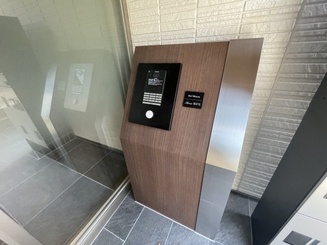 Avenir旭ヶ丘のエントランス