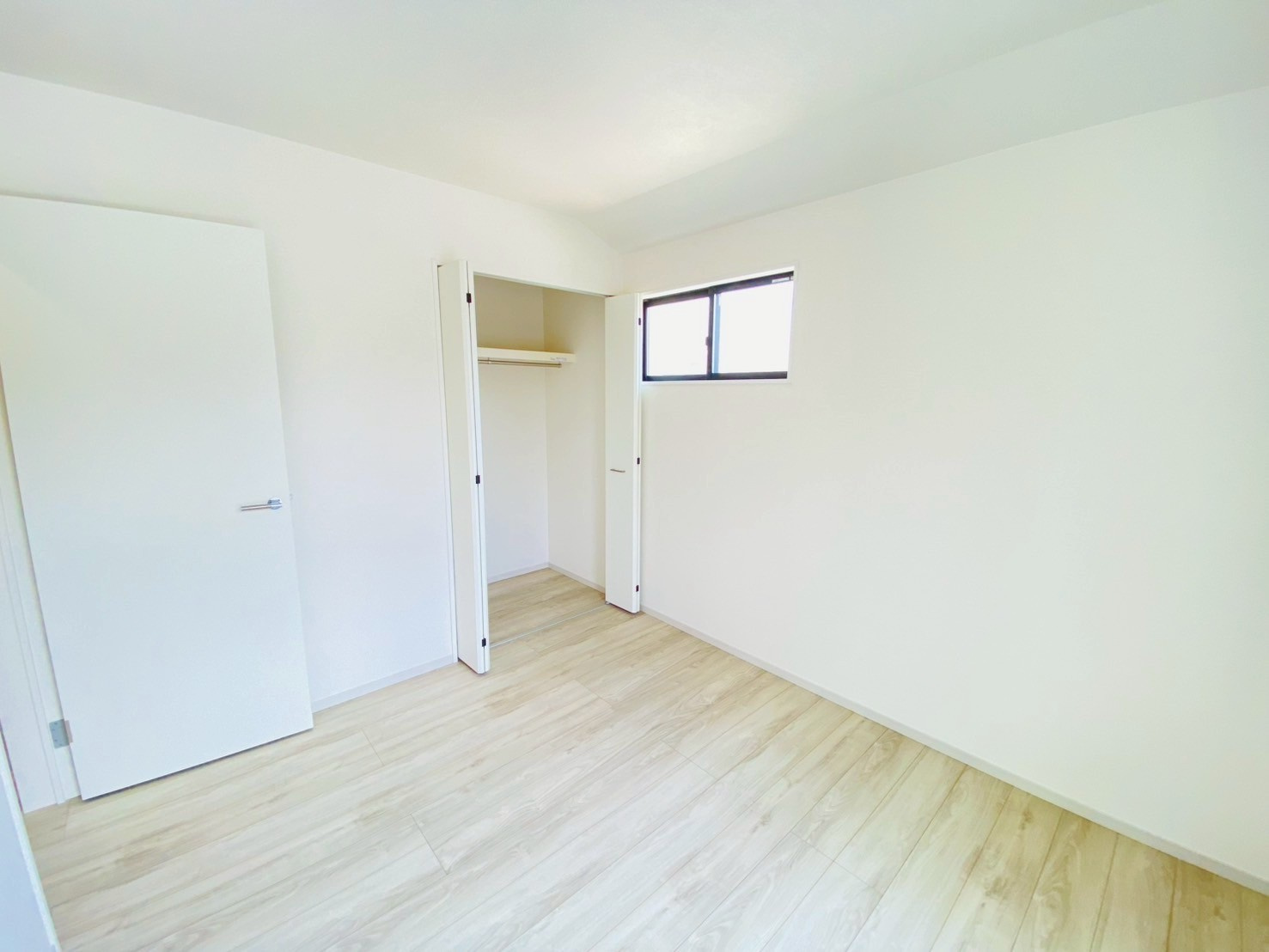 ケイアイテラス／大津町高尾野／４LDK／１号棟の洋室|各部屋専用の収納があります。上手に使ってお部屋をスッキリ。