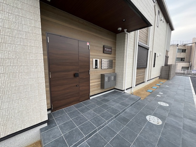 グランフォレスト千代田のエントランス
