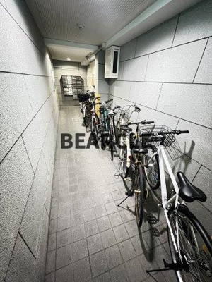 【エントランス】 | バインオーク・NIC