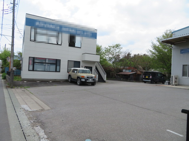 北葛飾郡松伏町大字築比地の工場