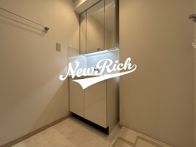 前橋市朝倉町４丁目のアパートの独立洗面台