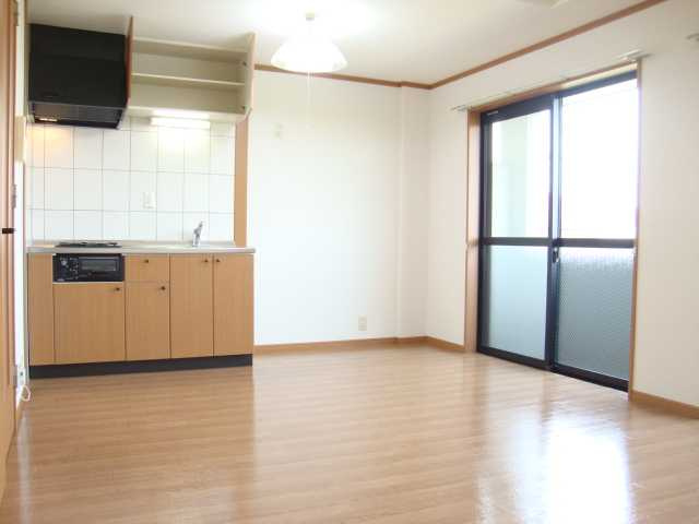 メゾンドコンフォース　Ⅰの居間・リビング|キッチン・リビング