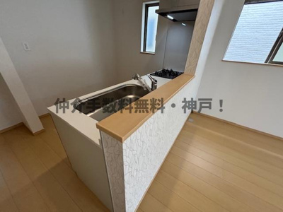 【キッチン】 | 神戸市垂水区桃山台3丁目　新築戸建1号棟　仲介手数料無料！ | お料理しやすいキッチンです