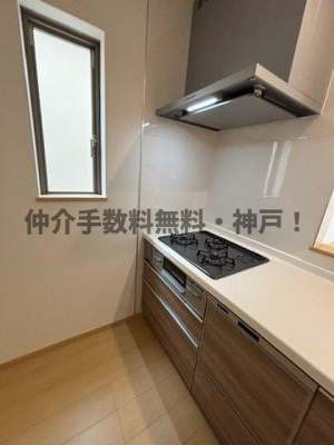 【キッチン】 | 神戸市垂水区桃山台3丁目　新築戸建1号棟　仲介手数料無料！ | 使いやすいキッチンです