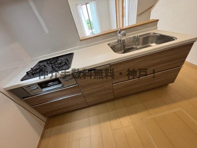 【キッチン】 | 神戸市垂水区桃山台3丁目　新築戸建1号棟　仲介手数料無料！ | きれいなキッチンです