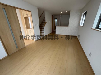 【居間・リビング】 | 神戸市垂水区桃山台3丁目　新築戸建1号棟　仲介手数料無料！ | リビングです