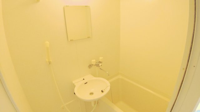 レオパレスＦｏｒｅｓｔの浴室