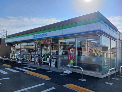 【周辺】 | アーバンヒルズⅤ | ファミリーマート北本緑三丁目店まで900m
