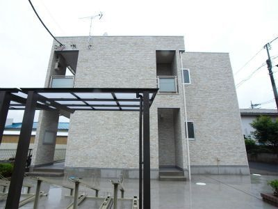 リブリ・ルミエイトの玄関