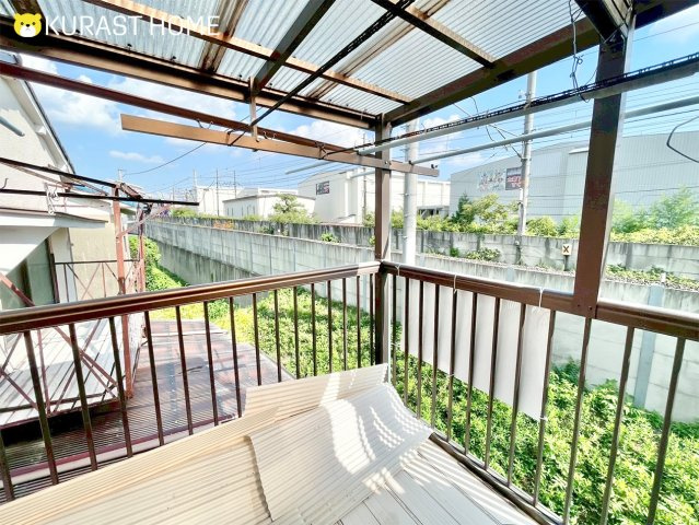 京都市右京区太秦蜂岡町　中古戸建のバルコニー