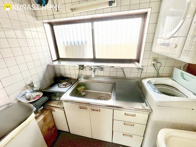 京都市右京区太秦蜂岡町　中古戸建のキッチン