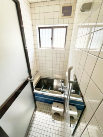 京都市右京区太秦蜂岡町　中古戸建の浴室