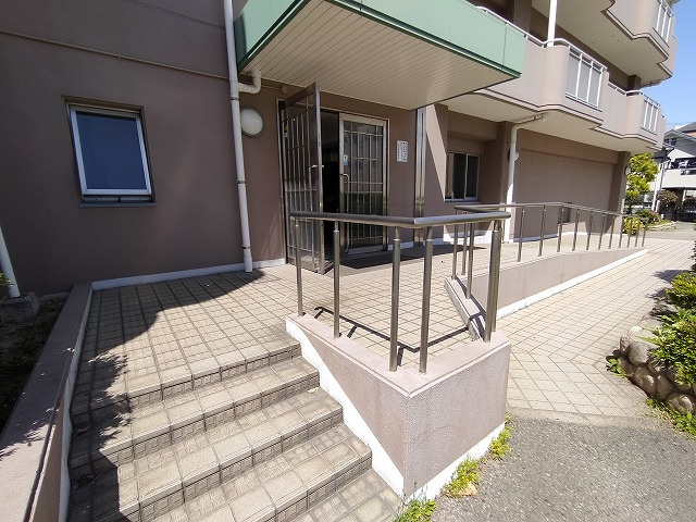 神戸市兵庫区西出町１丁目の賃貸マンション