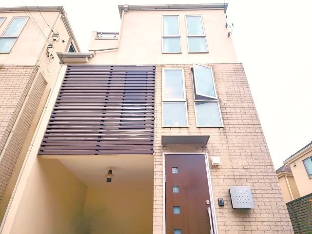 羽根木2丁目戸建の外観|★収納たっぷり＆駐車場付き静かな住宅街に佇む快適戸建♪★