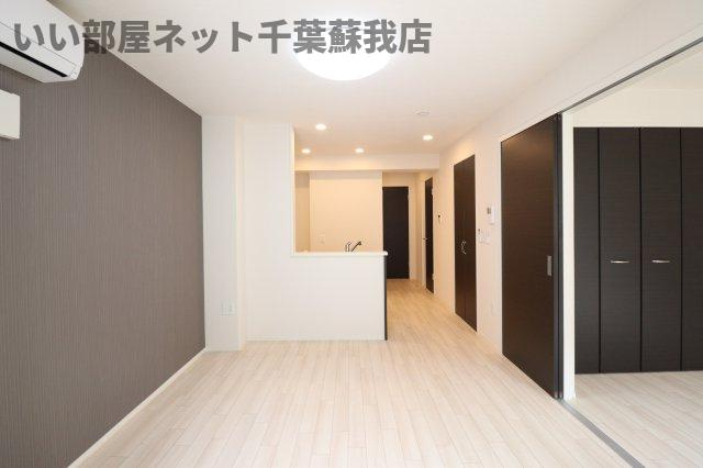Ｂｌｏｏｍ Ｔｅｒｒａｃｅの居間・リビング|こちらの居間で趣味の時間をお楽しみください