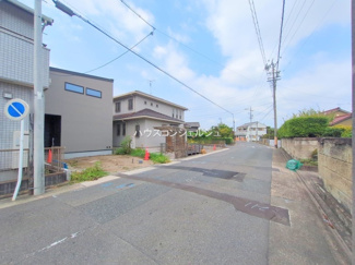 【前面道路含む現地写真】