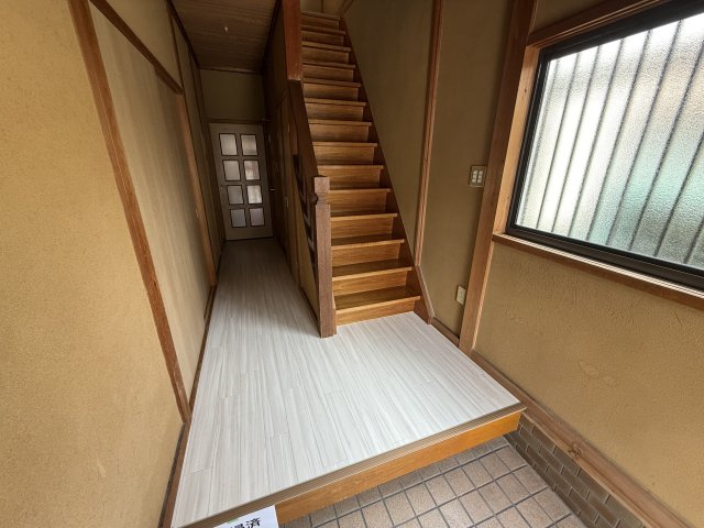 蔵之宮町戸建の玄関