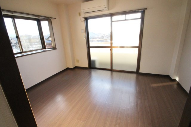 【居間・リビング】 | プラザダイエー草津 | 使いやすいリビングです