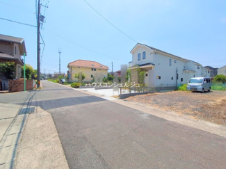 【前面道路含む現地写真】