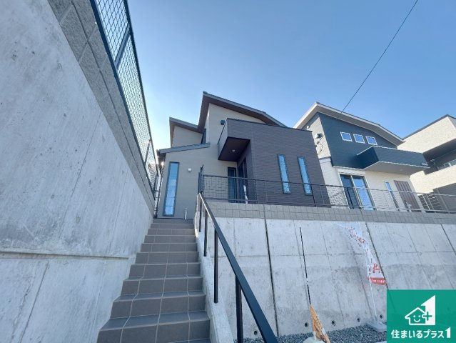 神戸市北区緑町　新築一戸建ての外観|お客様に長く安心して住んでいだだける事にこだわった家づくり！住んでからのアフターサービスにもしっかりと取り組んでいます！