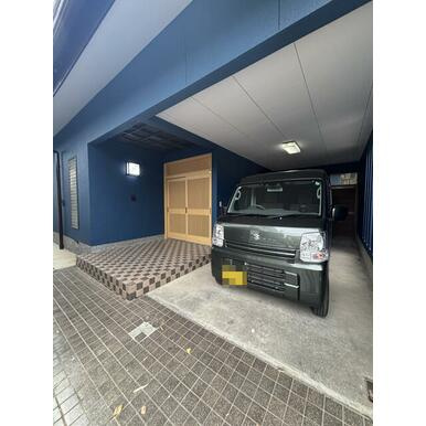 鶴羽田町貸戸建の駐車場