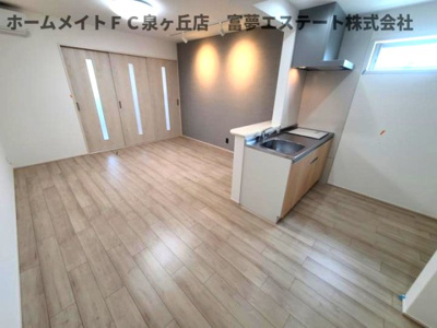 【居間・リビング】 | グランハイツ西喜 | リビングと洋室の間仕切りを閉めたとき
