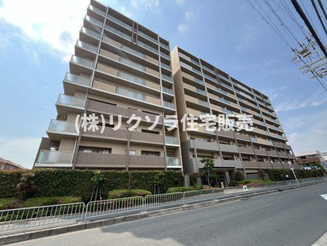 グランスイート香里園の外観|新しい生活にいかがでしょうか？外観はお住まいの顔になります。こだわりたいポイントですね。水回りリフォームやリノベーションも承ってます。
■現地見学・資金計画相談・住宅ローン相談もお問合せ受付中■