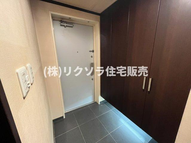 グランスイート香里園の収納|玄関収納
■物件内覧・資金計画相談・住宅ローン相談、リフォーム相談、お問合せ受付中■
※当日・翌日のご内覧、ご相談はお電話でのお問合せがスムーズです！