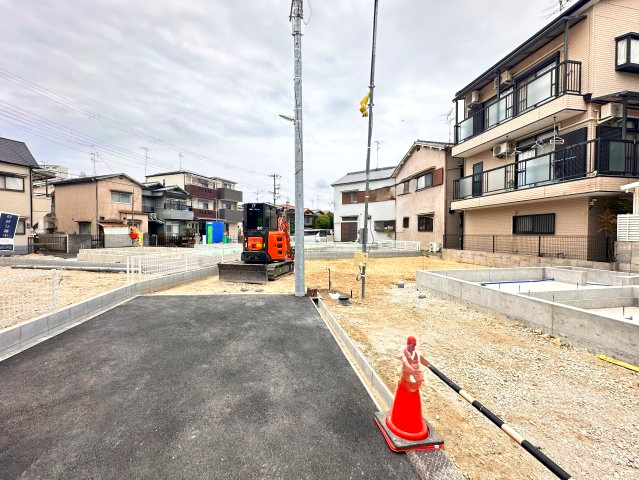 FreeLife下坂部Ⅵ-6号地の前面道路含む現地写真