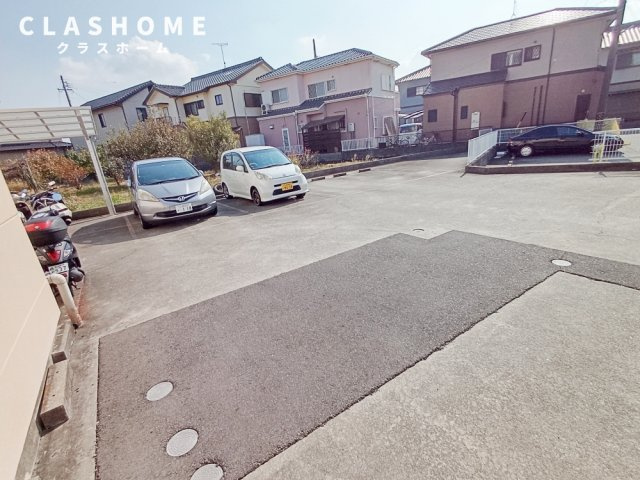 コーポイーストC　　　刈谷市近郊の賃貸はクラスホームの駐車場