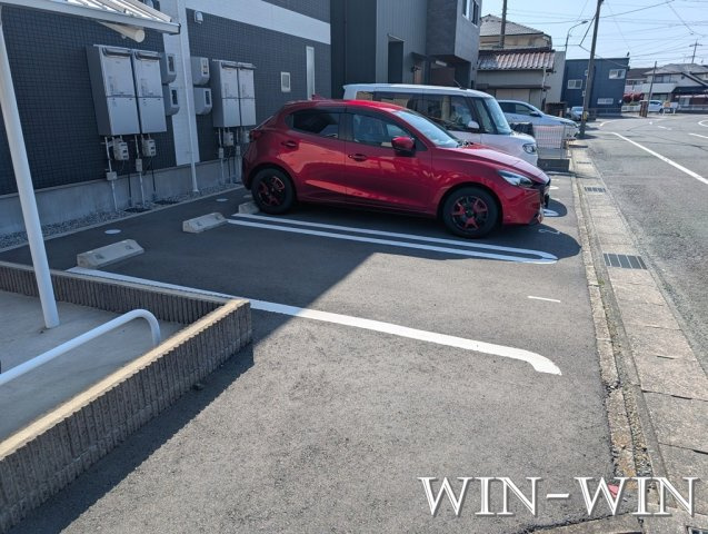 リリーブライトの駐車場