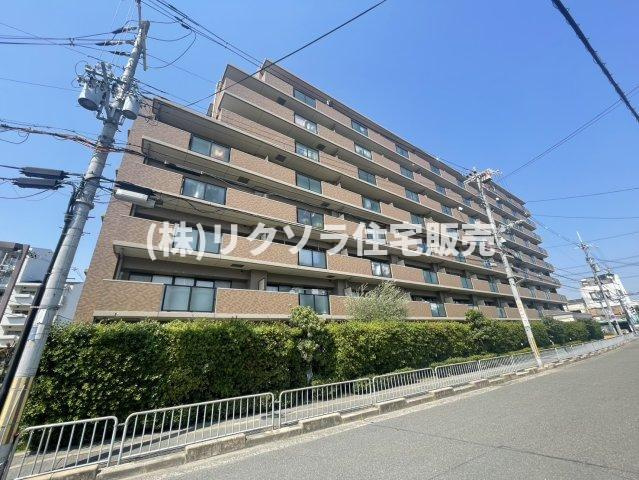 ライオンズマンション寝屋川の外観|新しい生活にいかがでしょうか？外観はお住まいの顔になります。こだわりたいポイントですね。水回りリフォームやリノベーションも承ってます。
■現地見学・資金計画相談・住宅ローン相談もお問合せ受付中■