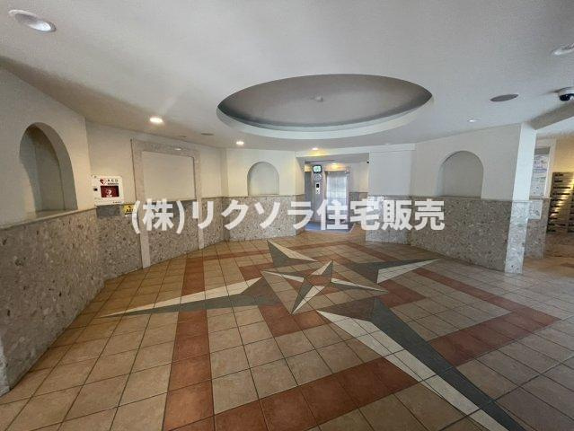 ライオンズマンション寝屋川のエントランス|エントランス内部
■物件内覧・資金計画相談・住宅ローン相談、リフォーム相談、お問合せ受付中■
※当日・翌日のご内覧、ご相談はお電話でのお問合せがスムーズです！