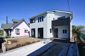 【外観】 | ついに建物完成いたしました！収納充実の間取りは一見の価値あり！
ぜひ一度ご見学ください♪