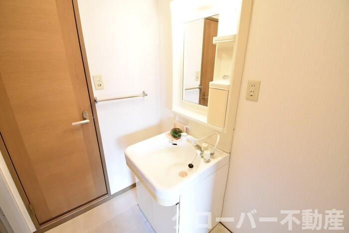 メゾンド・ソレイユの独立洗面台|洗髪洗面化粧台