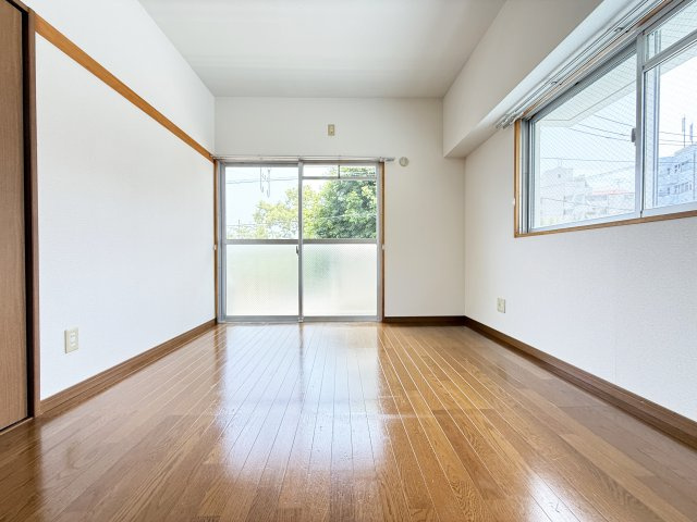 メゾンスピナッチの洋室