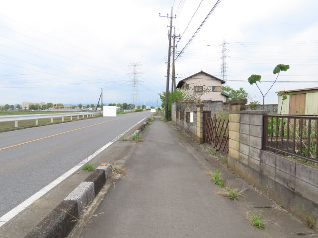坂戸市片柳売地の前面道路含む現地写真