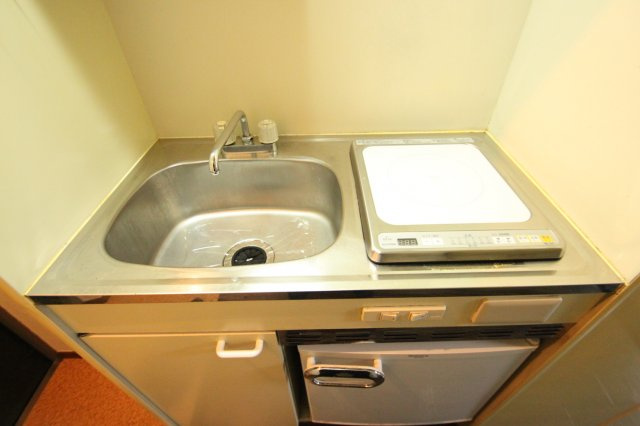 メゾンウィング ( 近畿大学 一人暮らし )のキッチン|ＩＨコンロのキッチンです。