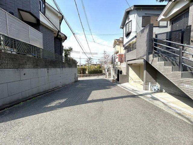 東香里3丁目　中古一戸建ての前面道路含む現地写真|■物件内覧・資金計画相談・住宅ローン相談、リフォーム相談、お問合せ受付中■
※当日・翌日のご内覧、ご相談はお電話でのお問合せがスムーズです！