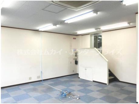 加納4丁目　貸倉庫