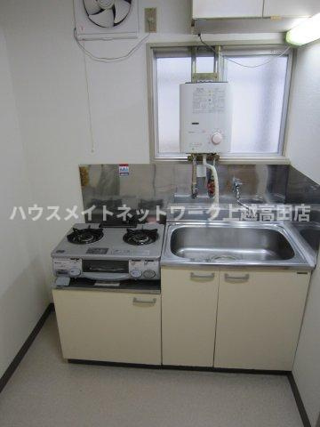 コーポセブンのキッチン|キッチン（瞬間給湯器）