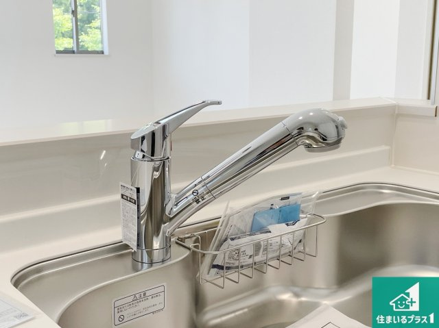 神戸市北区泉台　第4期　新築一戸建ての設備|浄水器を内蔵！炊飯時、お茶を作る時に安心してお水を使えます！お湯と冷水、浄水と原水、シャワーの切替えもワンタッチです！